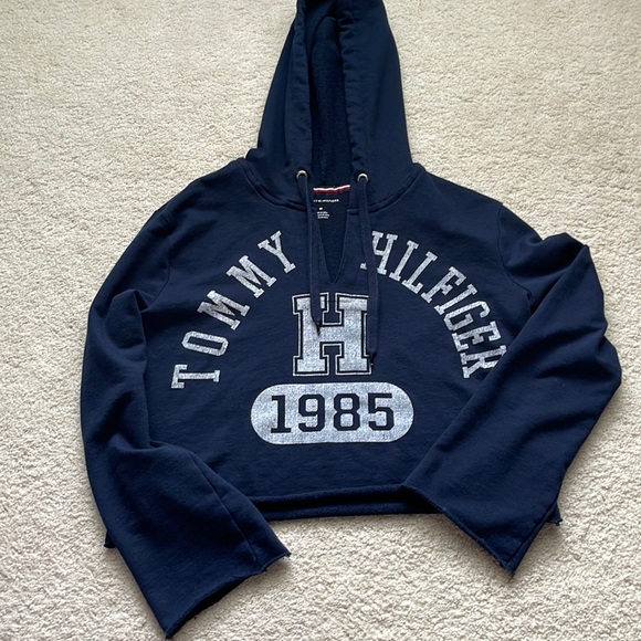 Tommy Hilfiger Womens Medium Cropped Hoodie - Picture 2 of 5